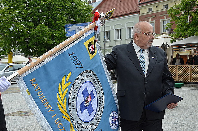 Sztandar dla Jasielskiego Klubu Motorowego i Ratownictwa Drogowego