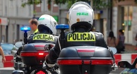 Motocyklista jechał za szybko. Policjanci zatrzymali mu prawo jazdy Motocyklista jechał za szybko. Policjanci zatrzymali mu prawo jazdy