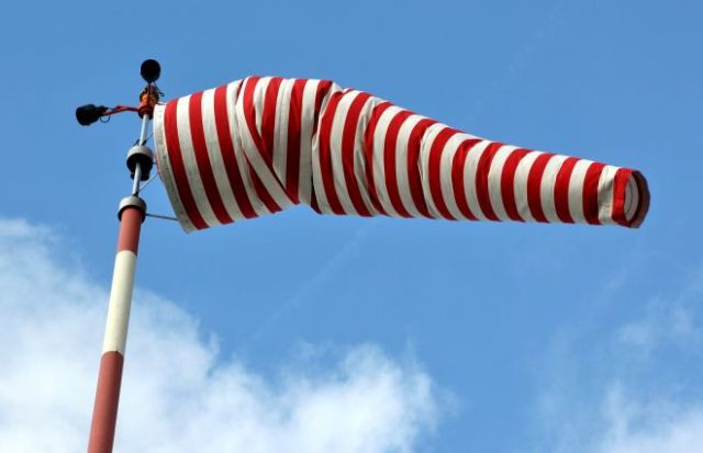 Ostrzeżenie o silnym wietrze Ostrzeżenie o silnym wietrze