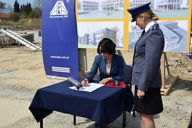 Wmurowano akt erekcyjny pod nową Komendę Jasielskiej Policji Wmurowano akt erekcyjny pod nową Komendę Jasielskiej Policji