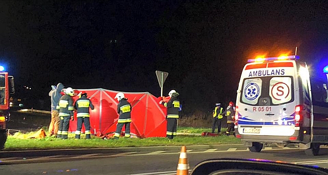 Wypadek w Warzycach. Na miejscu zginął motocyklista (foto) Wypadek w Warzycach. Na miejscu zginął motocyklista (foto)